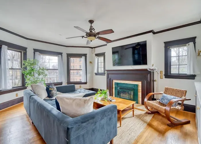 1910 Historic Jessie Morehead House - 98 Walkscore