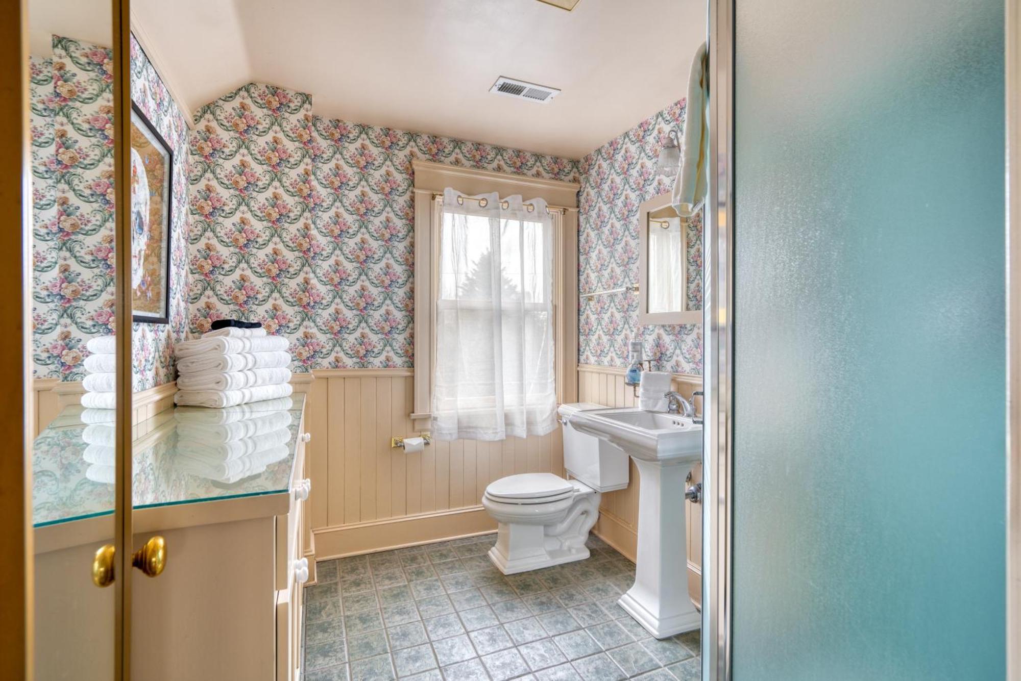 1910 Historic Jessie Morehead House - 98 Walkscore Holiday home