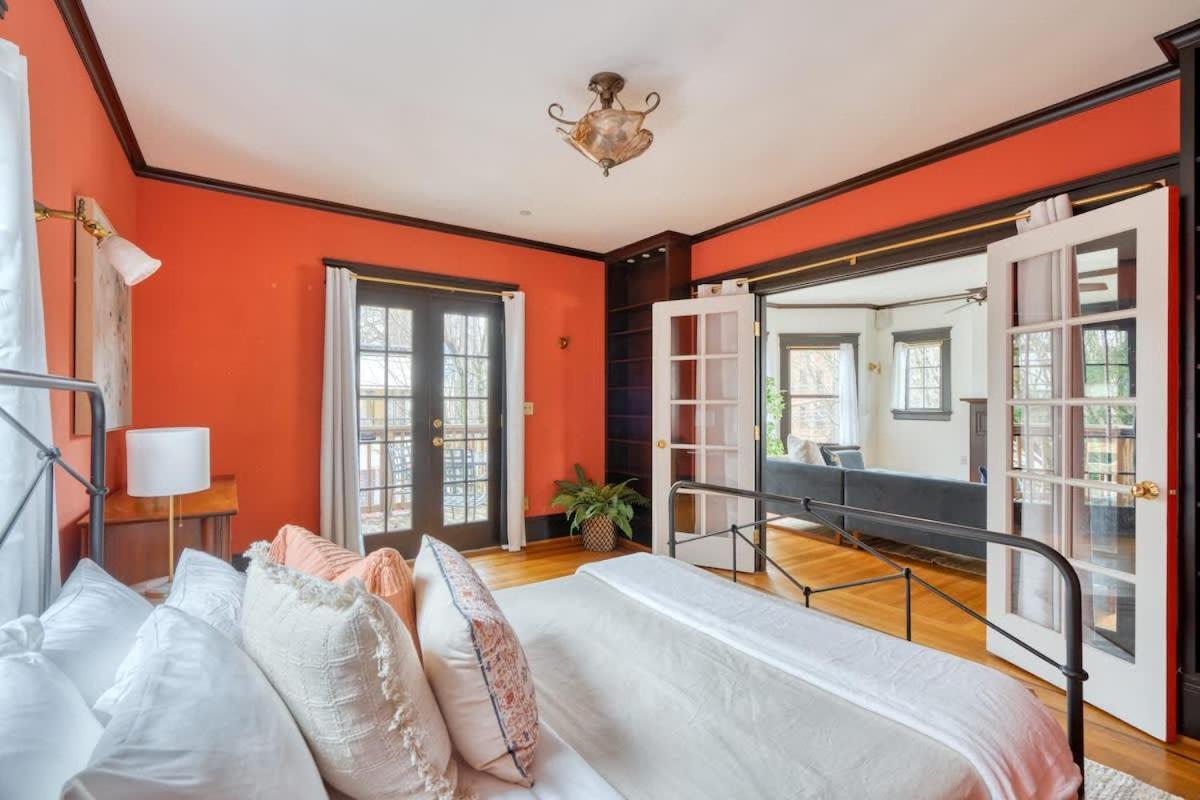 1910 Historic Jessie Morehead House - 98 Walkscore